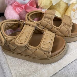 Baby Gap Sandals Quilt Pattern Beige Velcro